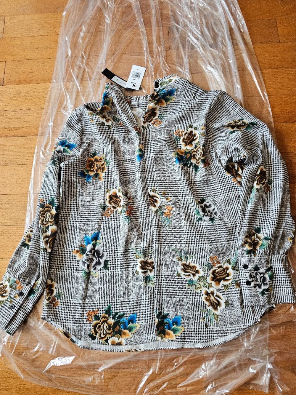 New Supply & Demand Checkered Floral Blouse